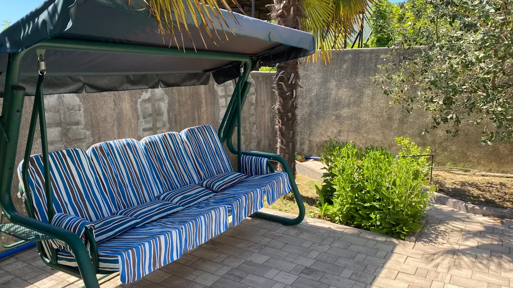 Коттедж с бассейном