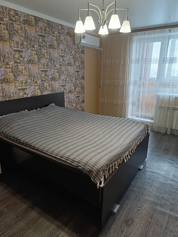 Однокомнатная квартира в центре города,напротив Дворца Спорта Аркада