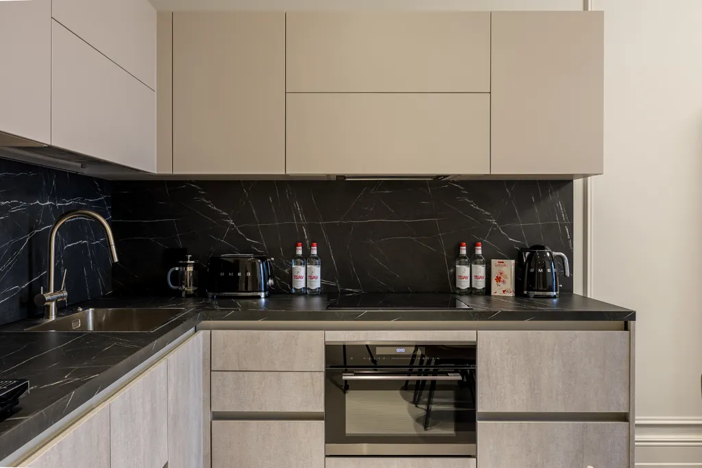 Евротрешка в 5-звездочном комплексе на 28 этаже