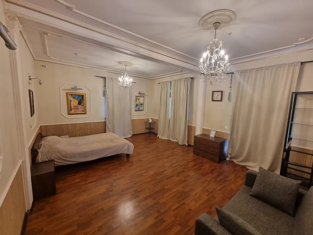 Вилла в парке XVIII века