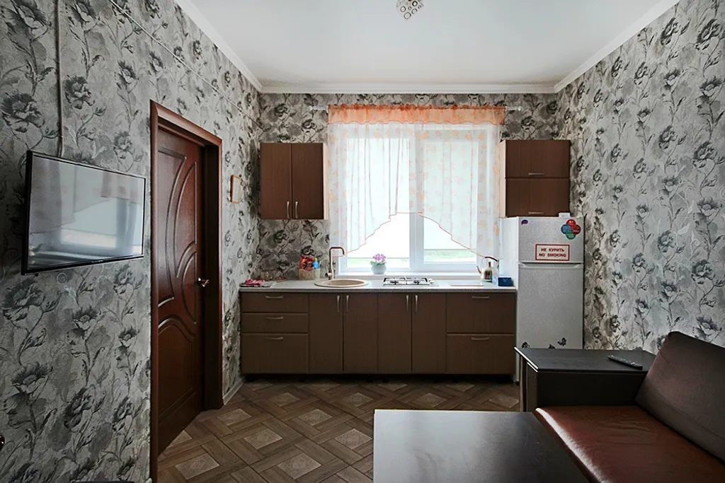 Квартира Однокомнатная квартира 2 на первом этаже двухэтажного дома — Темрюк