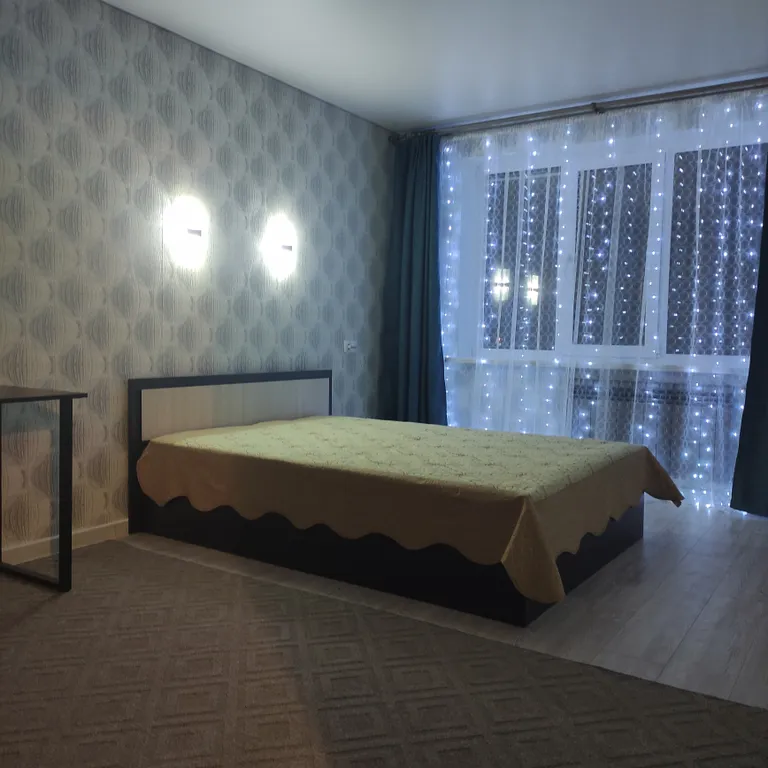 Квартира в центре Нефтяников — аренда посуточно в Омск