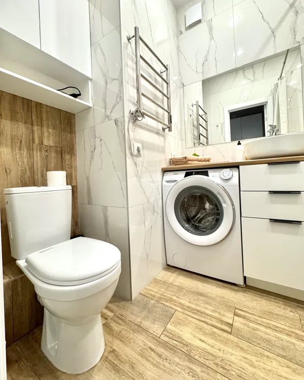 Уютная студия на 21 этаже с видом на озеро