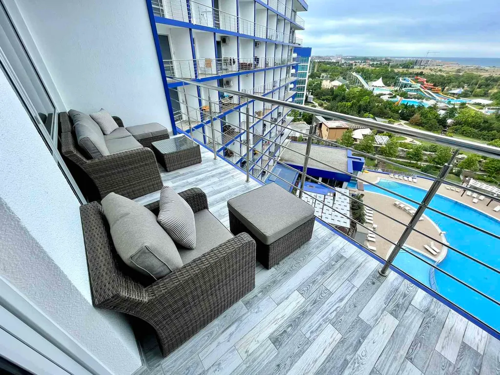 Двухкомнатные с видом на море и бассейн