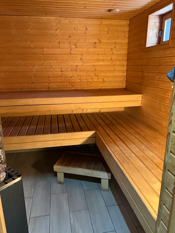 Уютный дом с купелью