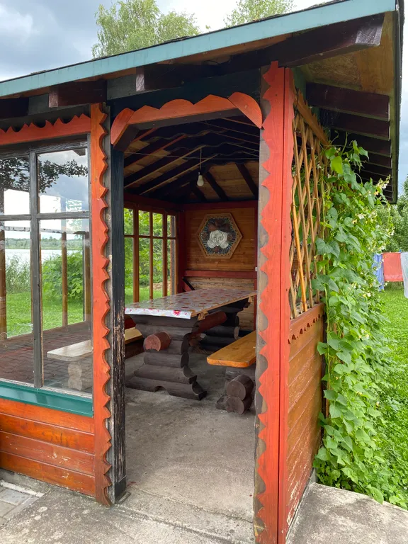 Усадьба Новятка на берегу озера