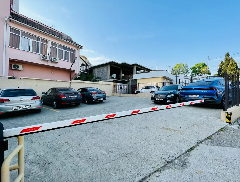 Трехкомнатная квартира у моря с балконом!