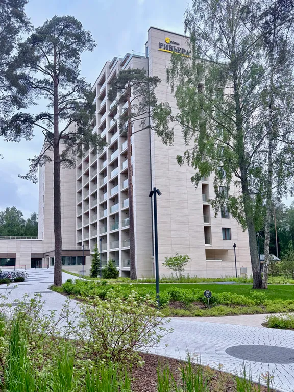 Студия с лоджией на заливе в комплексе с подогреваемым бассейном