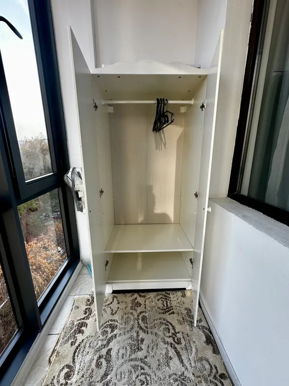 Студия с видом на горы у входа в Центральный парк