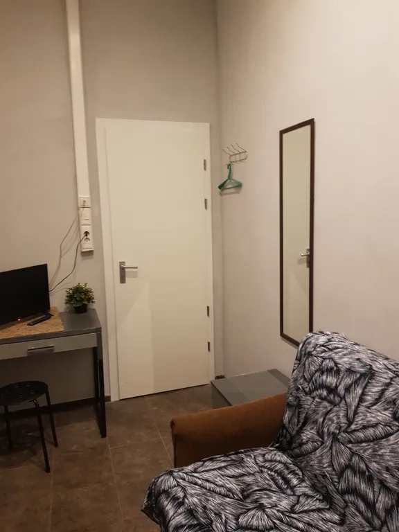 Двухместный номер эконом с двухспальным диваном