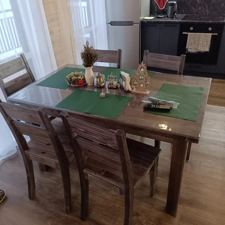 Дом на песчаном берегу озера