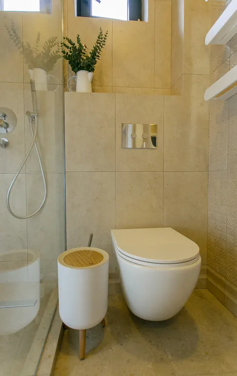 Коттедж с теплым бассейном и банным комплексом, недалеко от моря