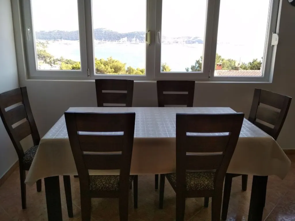 Вид на море и город