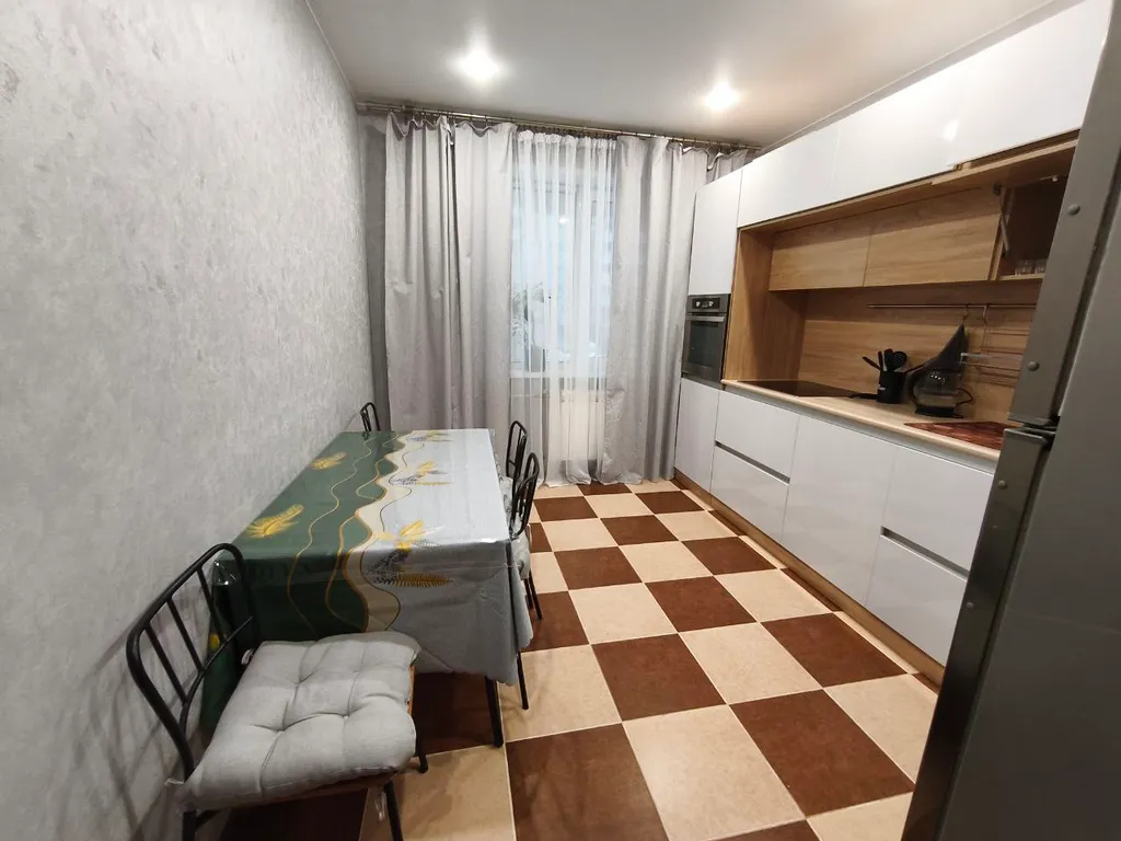 Двушка рядом с Крокусом