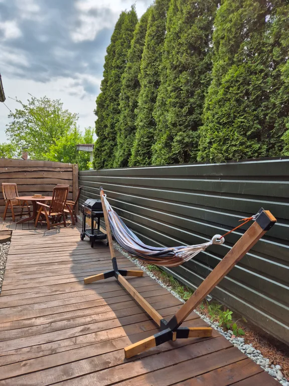 Сказочный уютный домик у моря