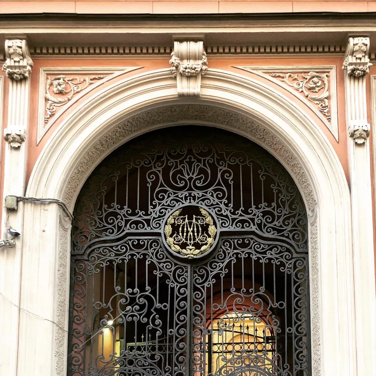 Апартаменты ОМ элегант на Миллионной