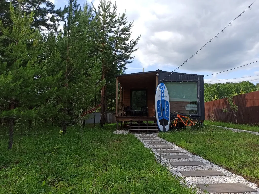 Уютный модульный дом на берегу озера Тосканка