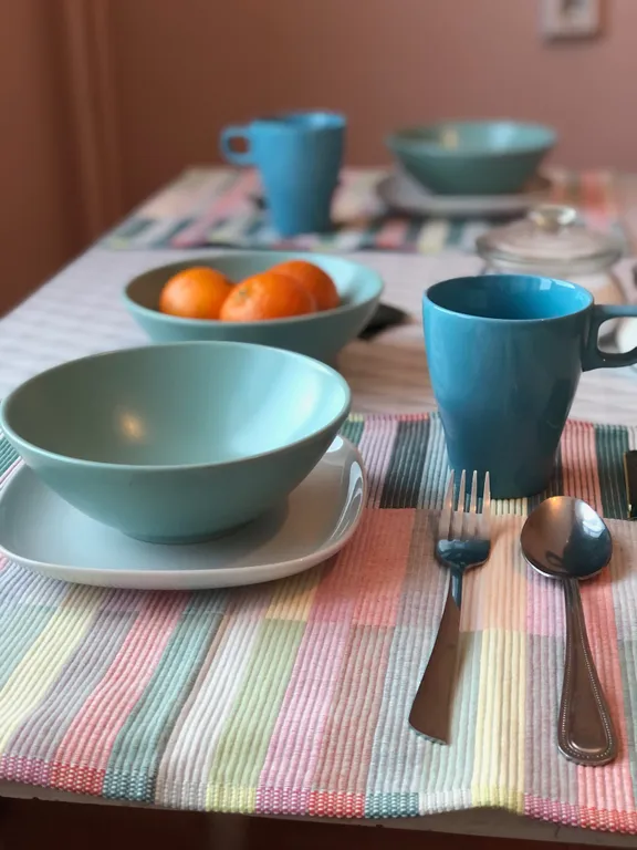 Квартира Квартира с большой кухней и диваном, Татышев пешком в 15-20 минутах — Красноярск