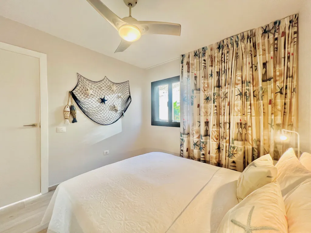 PaulMarie Superior Ocean Lounge