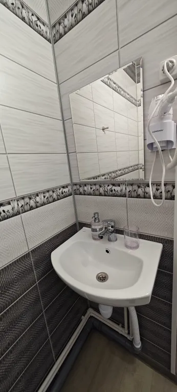 Двухместная комната с душевой кабиной и кондиционером