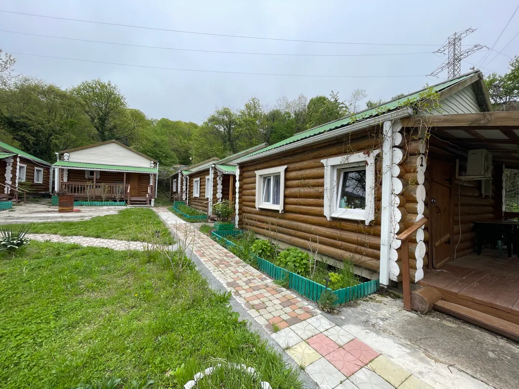 Двухкомнатный домик в 7 мин. от моря в тени деревьев с парковкой (№3)