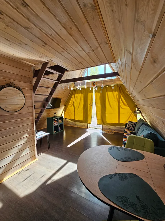 Дом-шалаш(один) с видом на лес