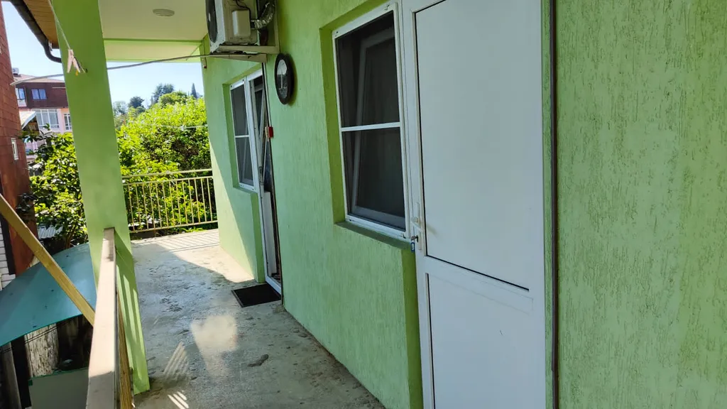 Чистые и уютные номера в 5-7 минутах ходьбы до моря