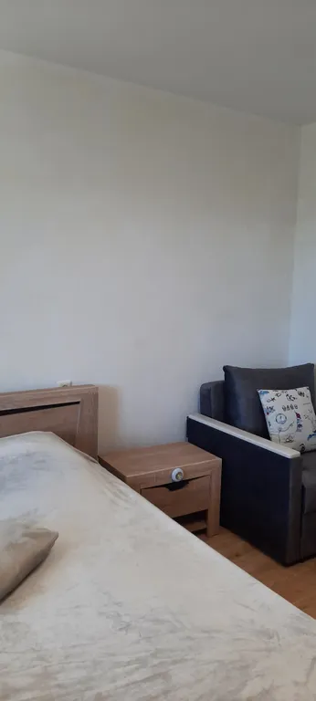 Квартира Комната с балконом, отдельный вход со двора бассейн — Кучугуры