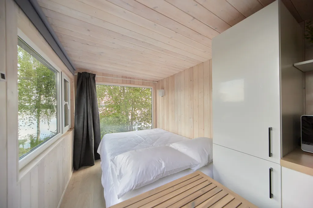 Дом с сауной на берегу озера