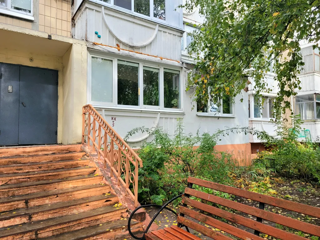 Однушечка возле линии в центре харьковской горы