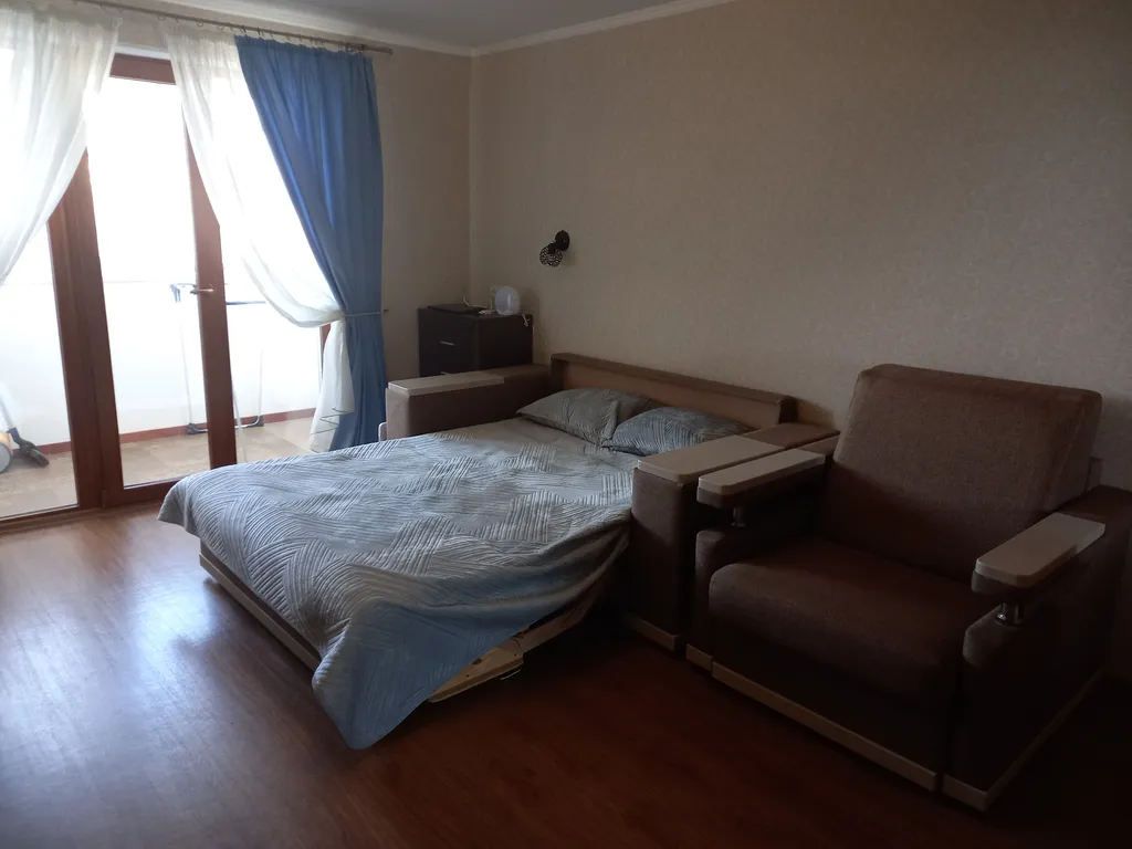 Квартира с видом на Кара - Даг — аренда посуточно в Орджоникидзе