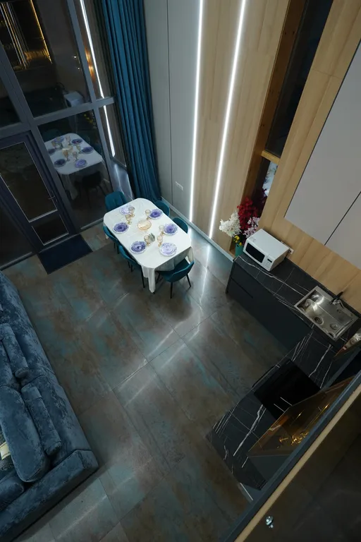 Современный дом у леса