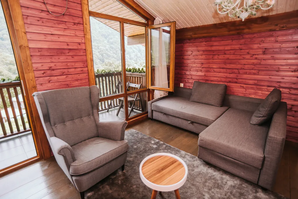 Домик в горах по дороге на Рицу