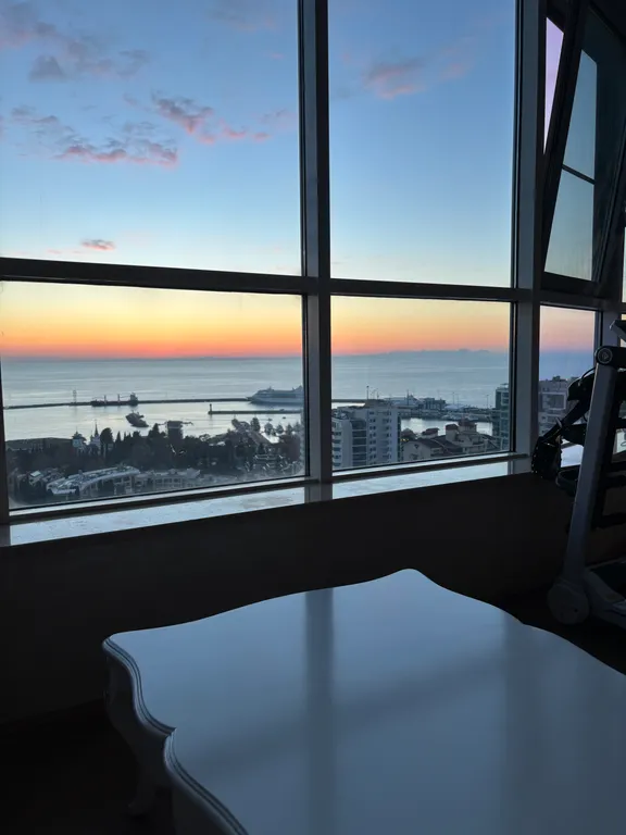 Пентхаус с видом на Морпорт в центре города