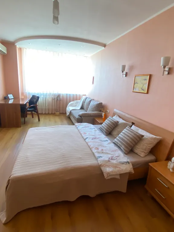 Квартира у центральной площади рядом с набережной