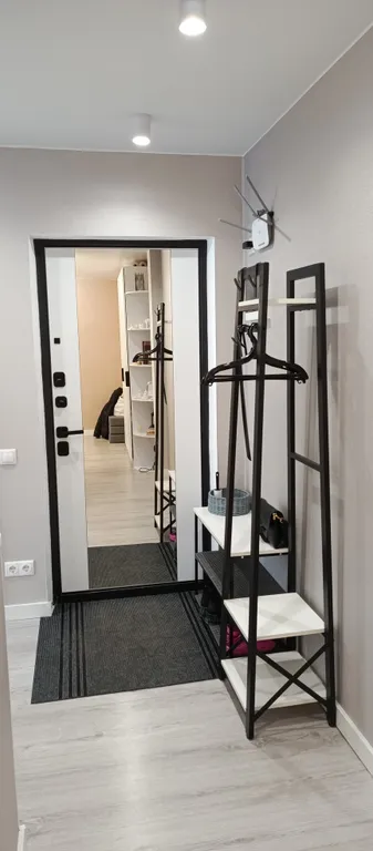 Современная квартира на берегу озера