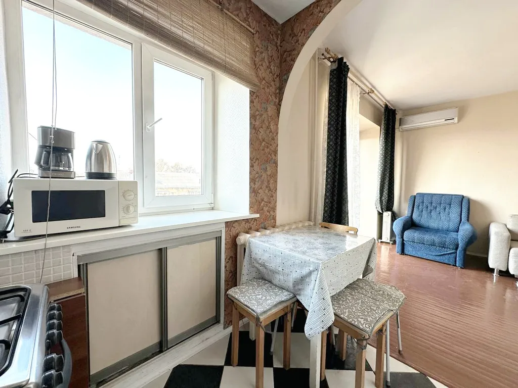 2-комнатная квартира в центре на Кирова рядом со стадионом Химик