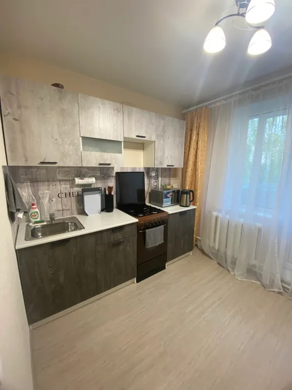 Чистая, светлая квартира в центре поселка