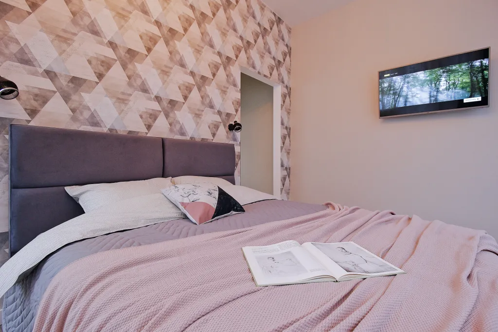 Студия с панорамными окнами в центре