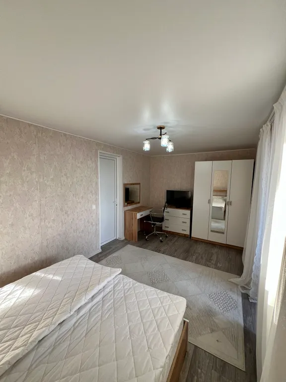 Этаж в частном доме с отдельным входом и баней на территории