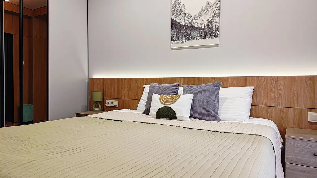 Студия с балконом вблизи гор