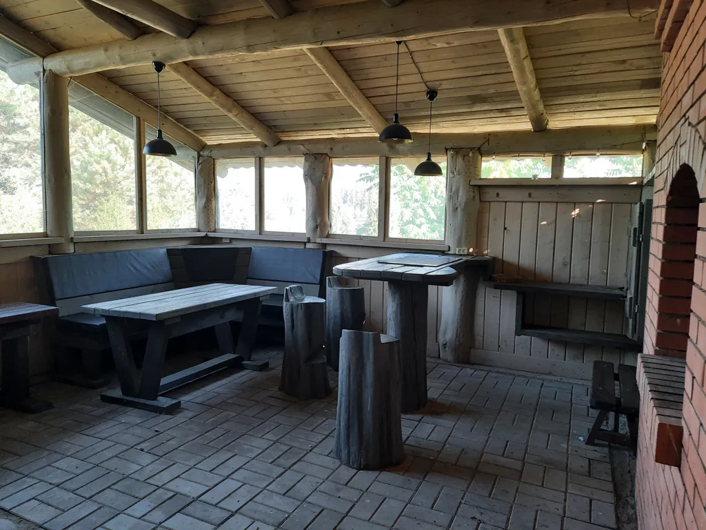 Домик с видом на озеро