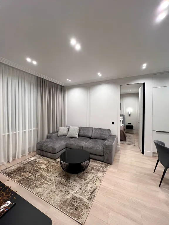 Респектабельный люкс с дизайнерским ремонтом на садовом кольце