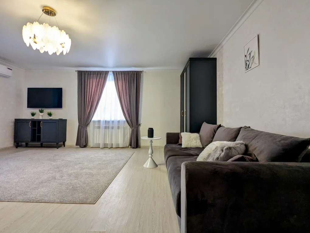 8-комнатный Дом