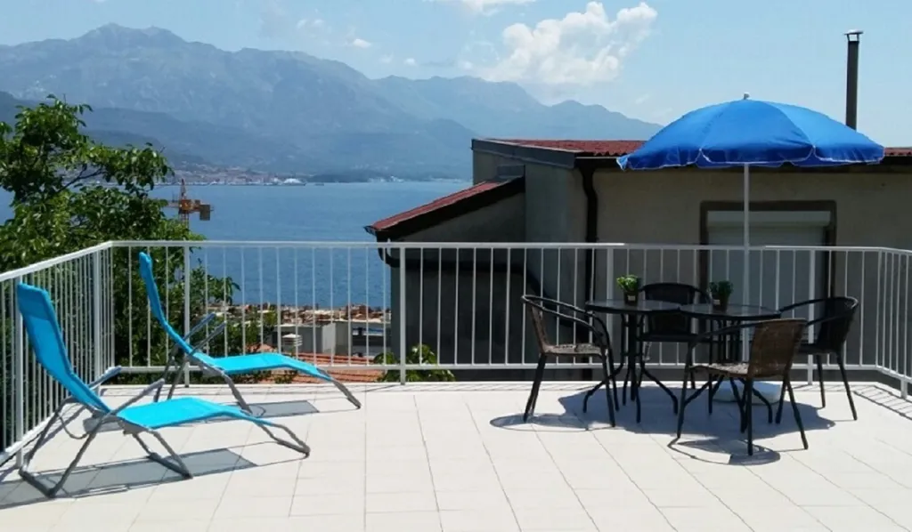 Апартаменты с видом на залив.