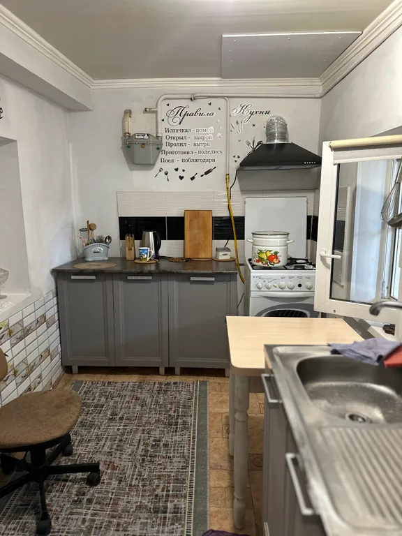 Дом под ключ с бассейном и стоянкой во дворе для 3 автомобилей у гипермаркета