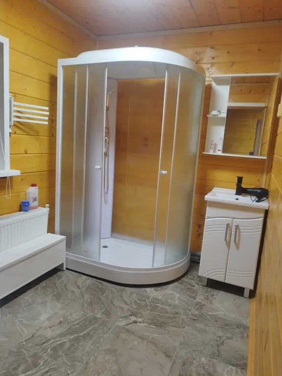 Деревянный дом в черте города