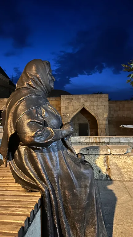 Дом на торговой площади с видом на крепость