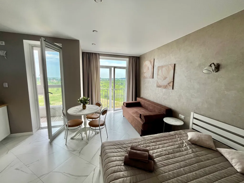 Новая квартира-студия с видом на природу