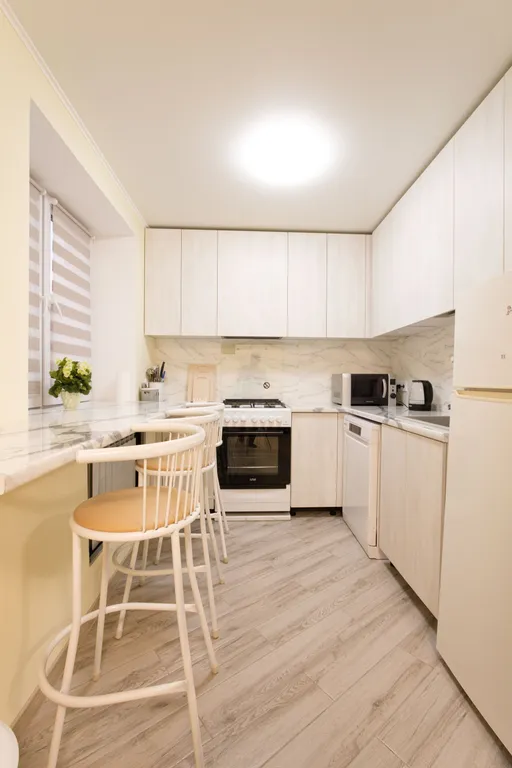 Светлая и уютная 2 комнатная квартира в центре прямо у станции метро